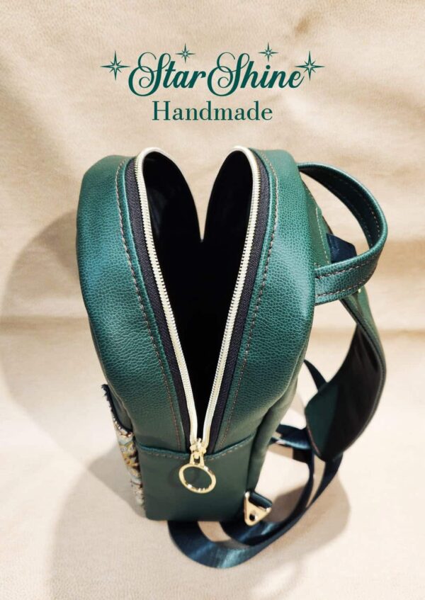 Emerald Green and Metallic Gold Paisley Sling/Crossbody Bag. Interior View.