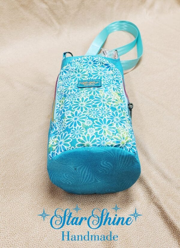 Bottom view of Aqua Daisy H202Go Bag.