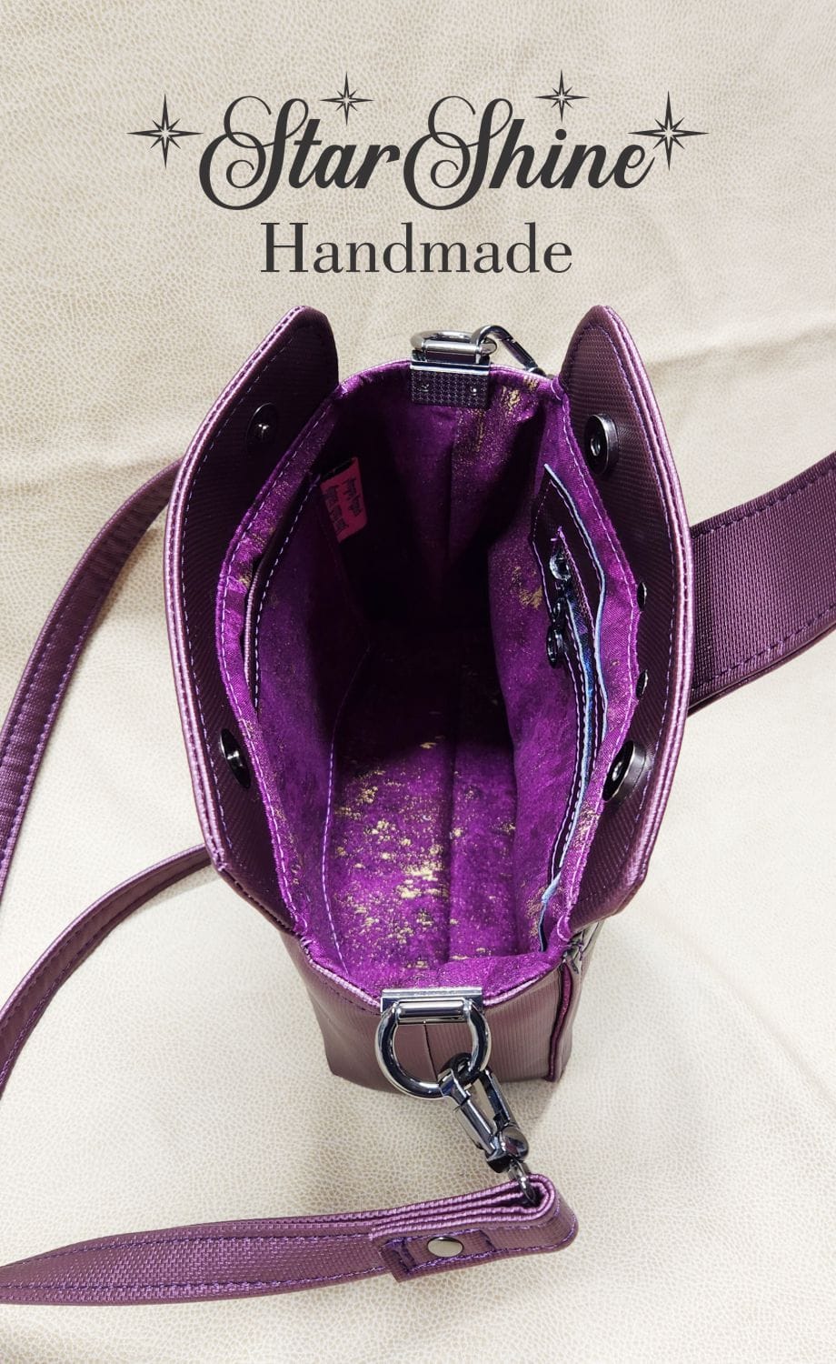 Sangria Los Muertos Crossbody. Top/interior View.