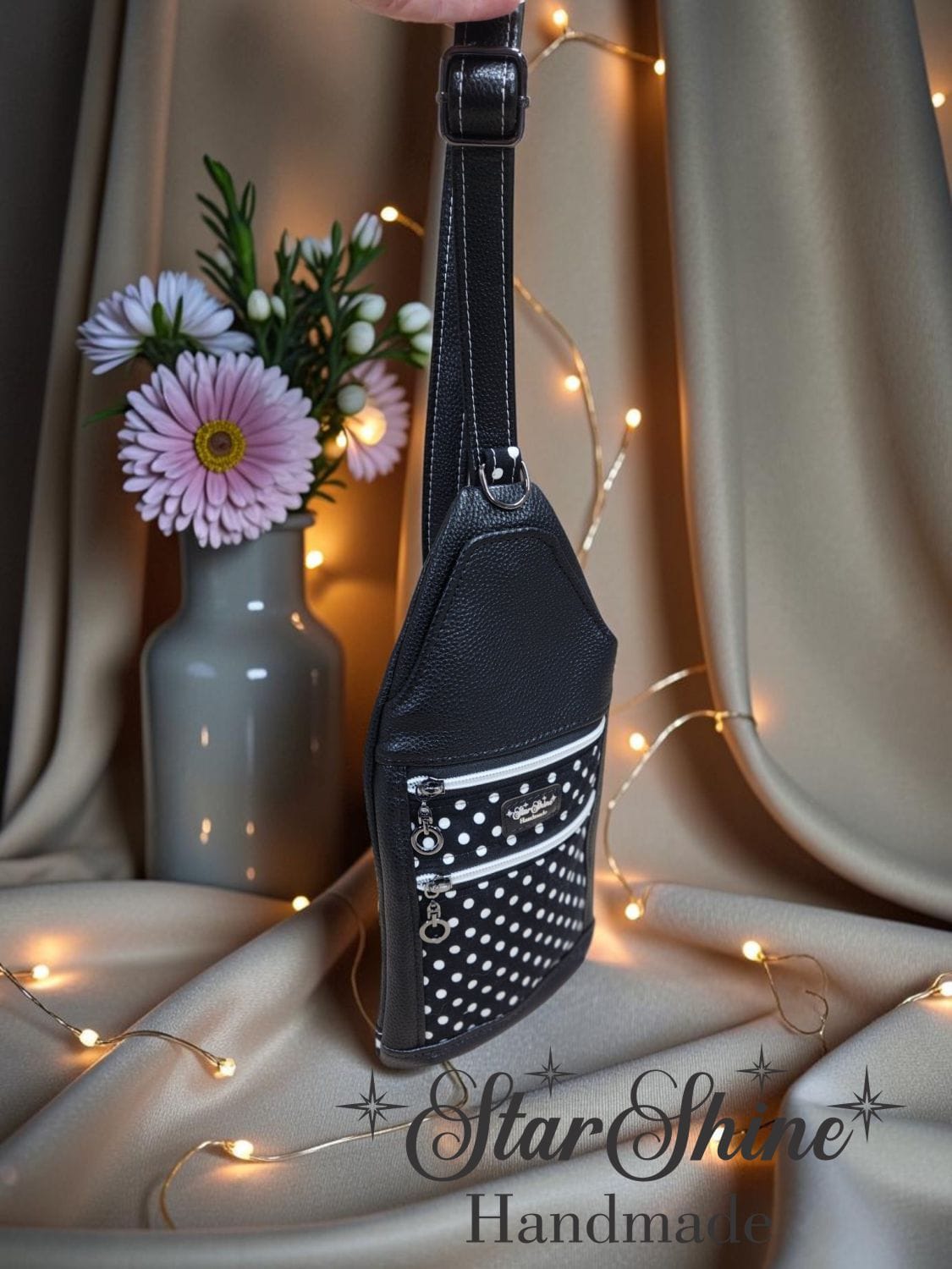 Black and White Polka Dot Fielder. Side View.