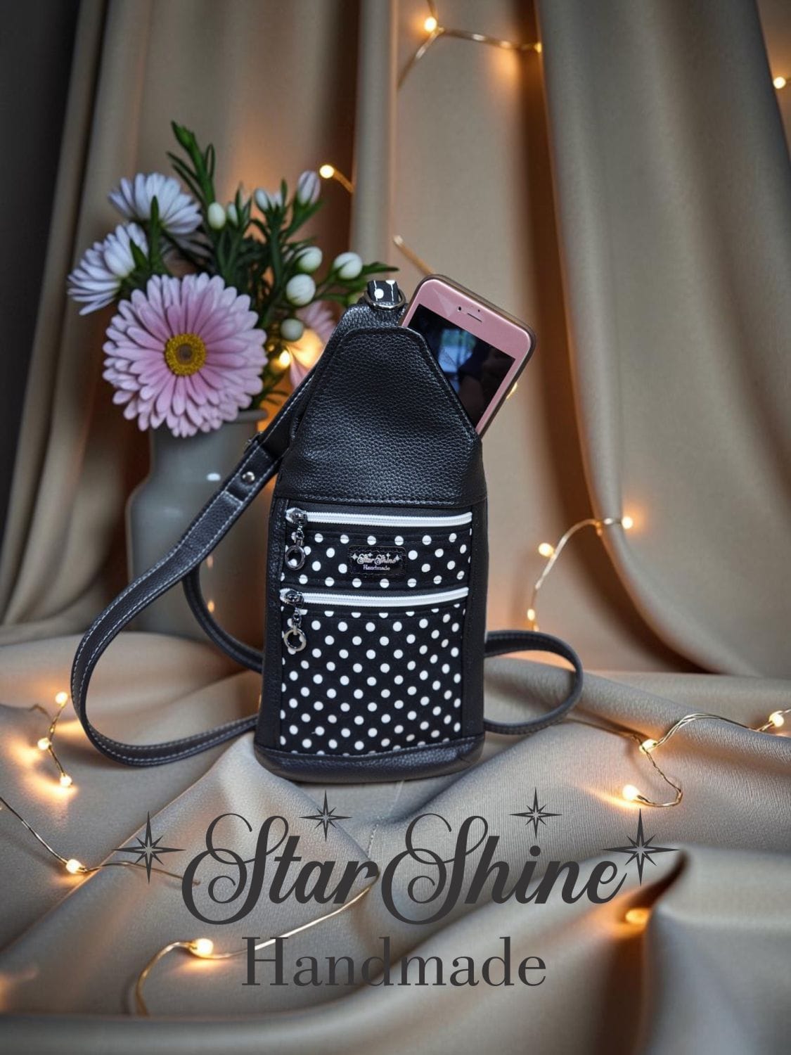 Black and White Polka Dot Fielder. Front View.