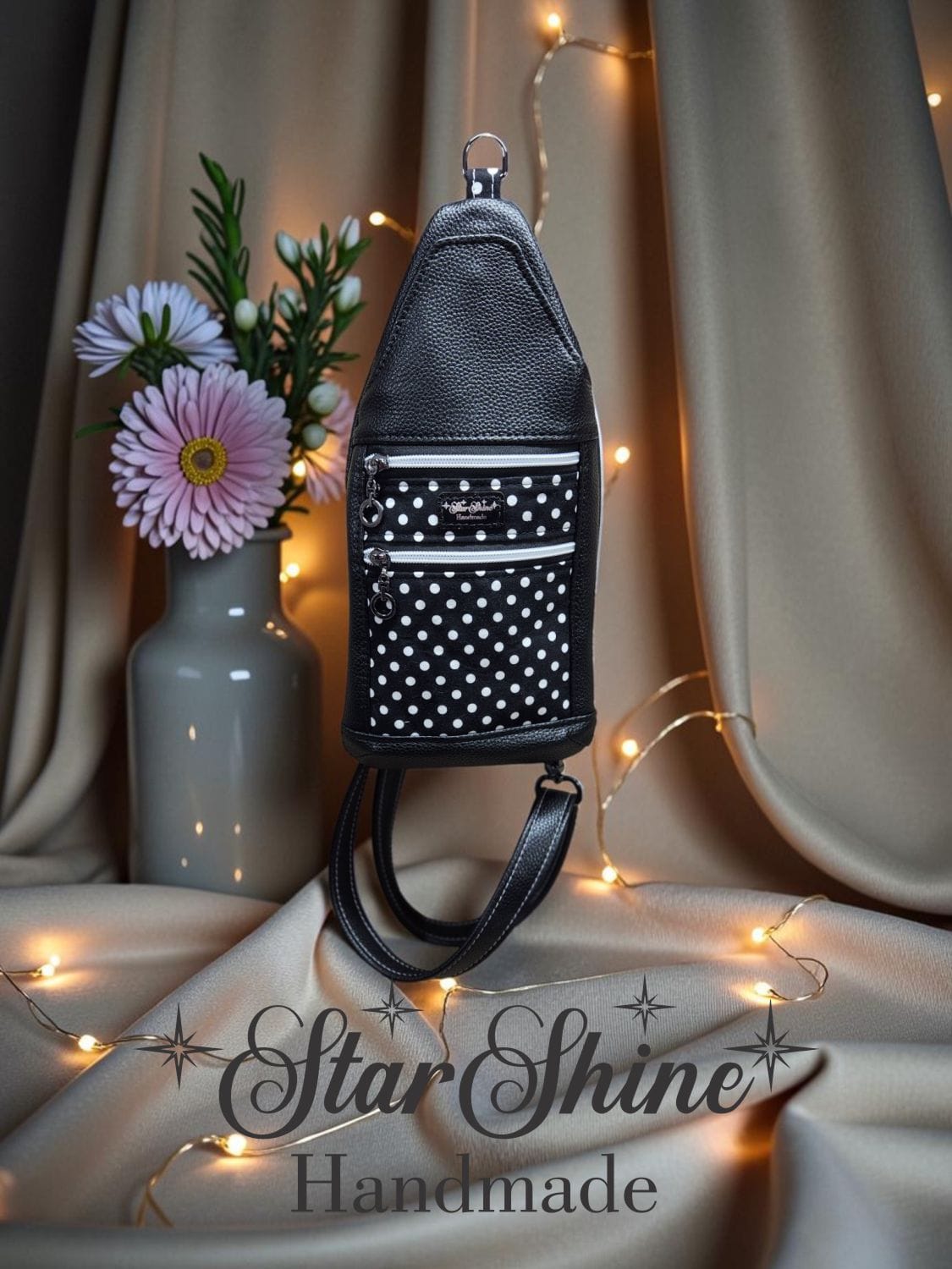 Black and White Polka Dot Fielder. Front View.