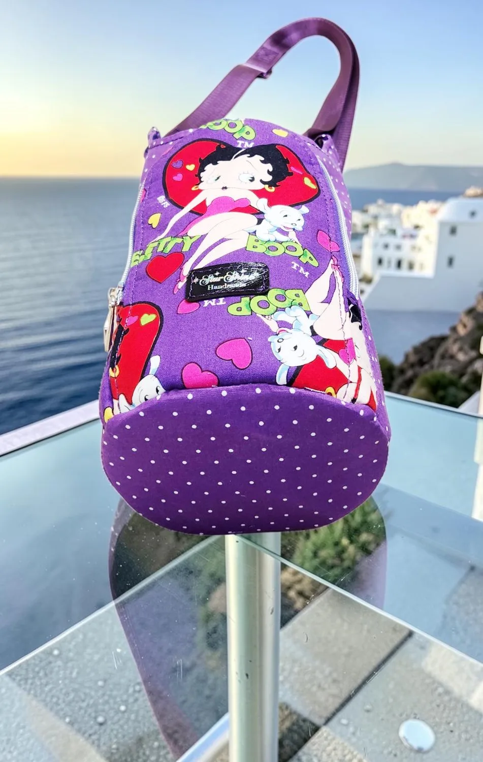 Iconic Betty Boop Water Bottle Bag. Bottom View.